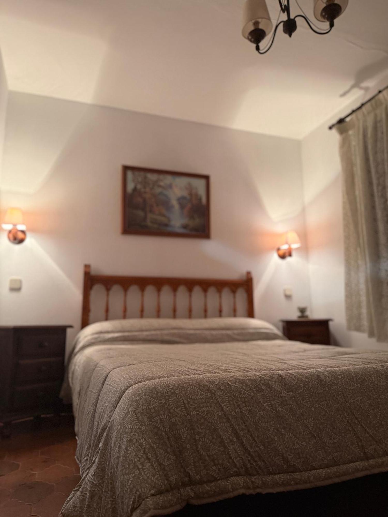 El Valle Hostal Restaurante La Pradera de Navalhorno Luaran gambar